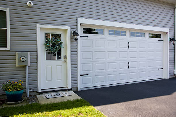 24/7 Emergency Garage Door Panel Replacement experts in Northvale, NJ